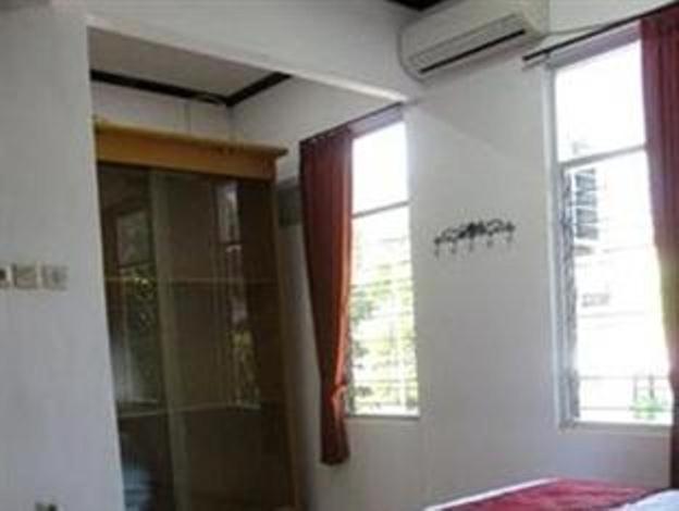 Providence Homestay Surabaya Eksteriør billede